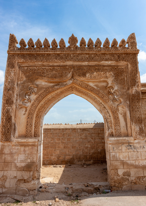 Al-refae e house gateway decorated with stucco, Jizan Region, Farasan island, Saudi Arabia