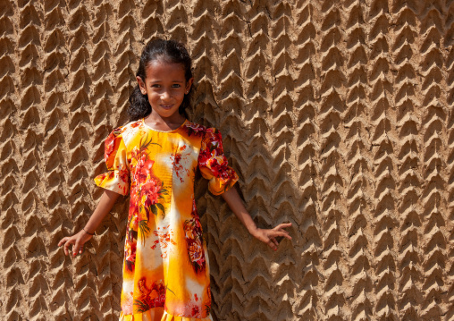 Yemeni refugee girl living on the tihama coast, Jizan Region, Jizan, Saudi Arabia