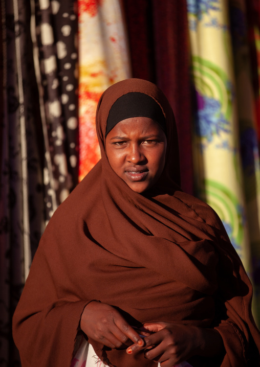 Portrait of a somali woman in the street, Woqooyi Galbeed region, Hargeisa, Somaliland