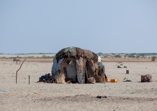 A somali hut called aqal in the desert, Awdal region, Lughaya, Somaliland