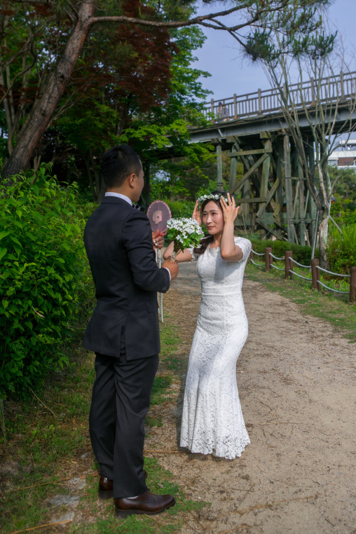 North korean defector joseph park with his south korean fiancee called juyeon on the north and south korea border, Sudogwon, Paju, South korea