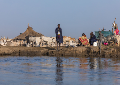 Mundari tribe people in a cattle camp along the river bank of the Nile, Central Equatoria, Terekeka, South Sudan