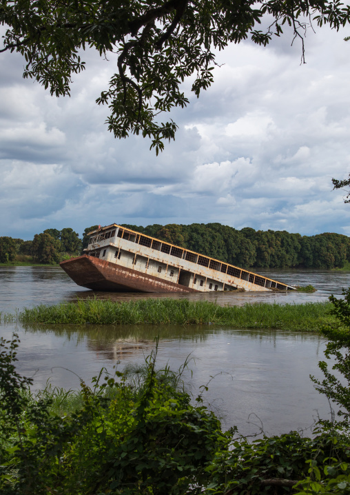 Sunken ferry in the white Nile, Central Equatoria, Juba, South Sudan