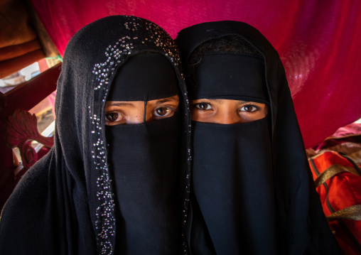 Portrait of Rashaida tribe veiled girls, Kassala State, Kassala, Sudan