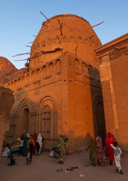 Khatmiyah mosque and the tomb of Hassan al Mirghani at the base of the Taka mountains, Kassala State, Kassala, Sudan