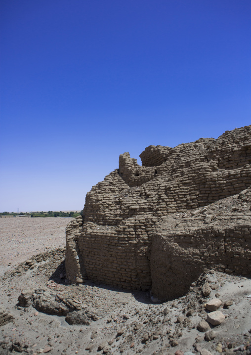 Sudan, Nubia, Sai island, ruins of the ottoman fort with the nile and jebel abri