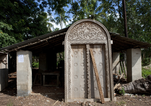 Door building in zanzibar, Tanzania