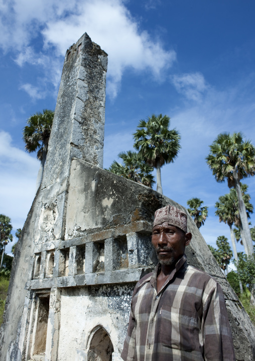 Tomb in the mkumbuu ancient town, Pemba, Tanzania