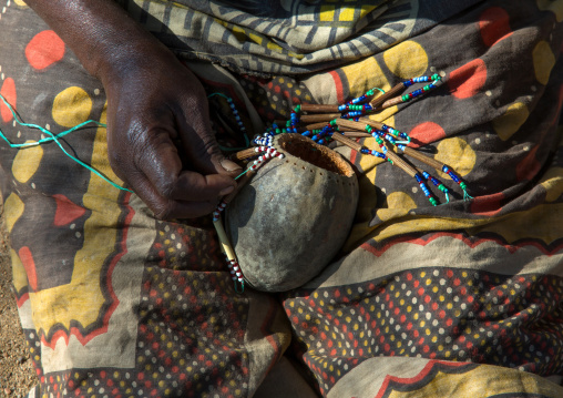 Tanzania, Serengeti Plateau, Lake Eyasi, hadzabe tribe calabash