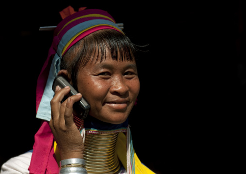 Long neck woman in ban mai nai soi, Thailand