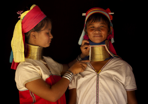 Long neck women, Mae hong son, Thailand