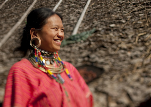 Kor yor tribe woman, Nam peang din village, North thailand