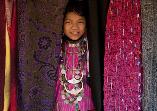 Kor yor tribe woman, Nam peang din village, North thailand