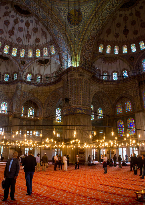 Inside the Blue mosque sultan Ahmet Camii, Sultanahmet, istanbul, Turkey