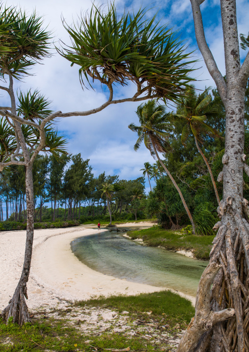 Turquoise water and white sand on Eton beach, Shefa Province, Efate island, Vanuatu