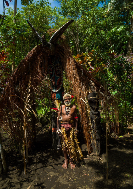 Portrait of chieftain Etul in front of the nakamal, Ambrym island, Fanla, Vanuatu