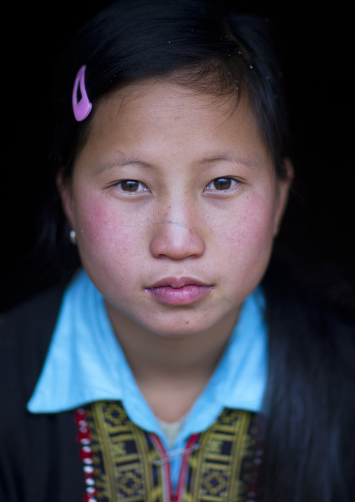 Red dzao girl, Sapa, Vietnam